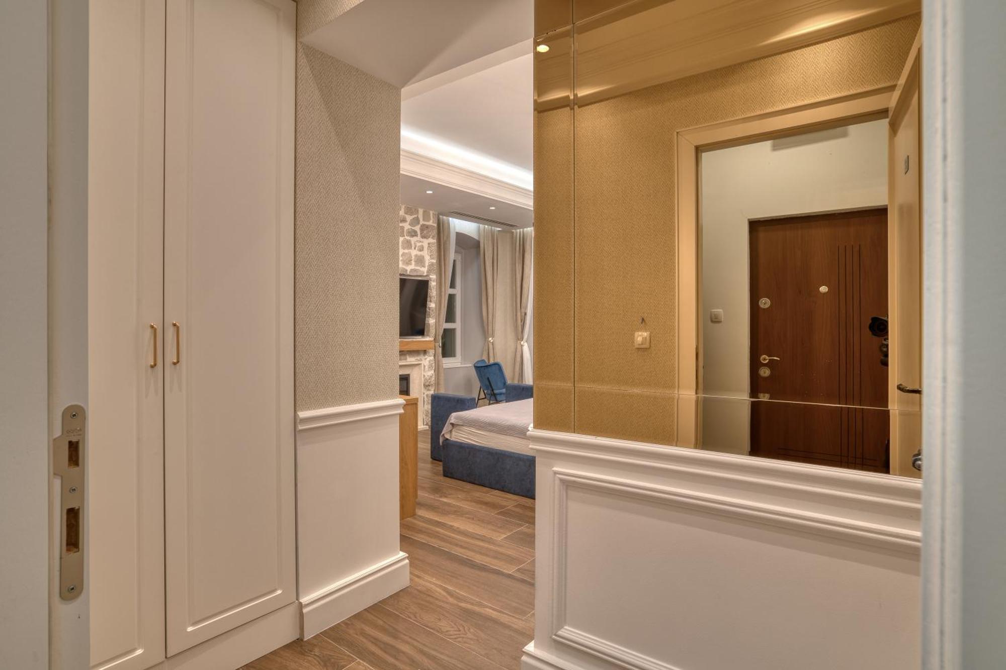 Hive Luxury Suites By Mn Property Cattaro Esterno foto