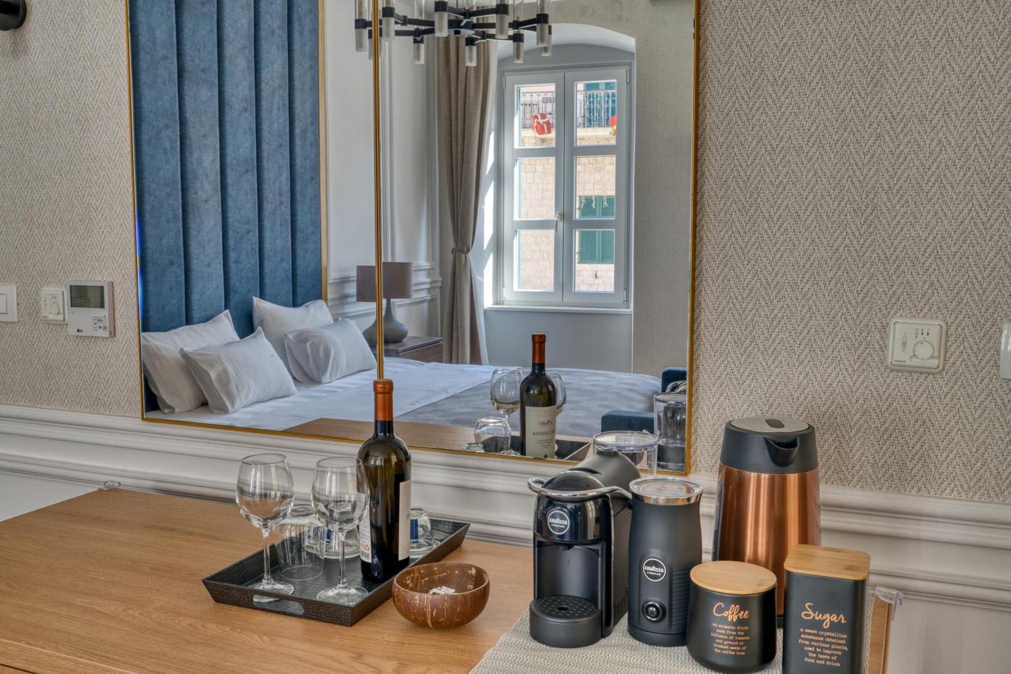 Hive Luxury Suites By Mn Property Cattaro Esterno foto