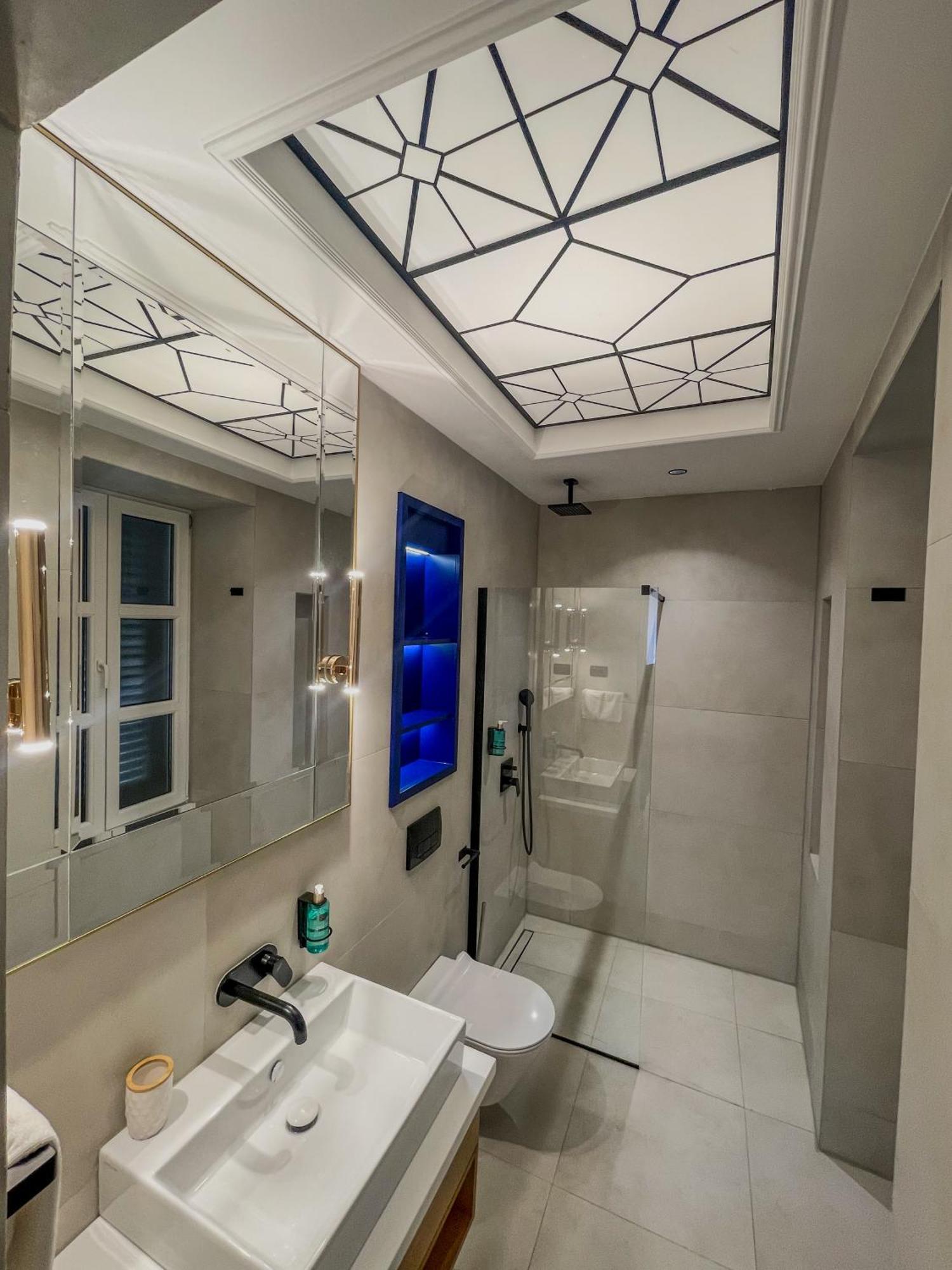 Hive Luxury Suites By Mn Property Cattaro Esterno foto