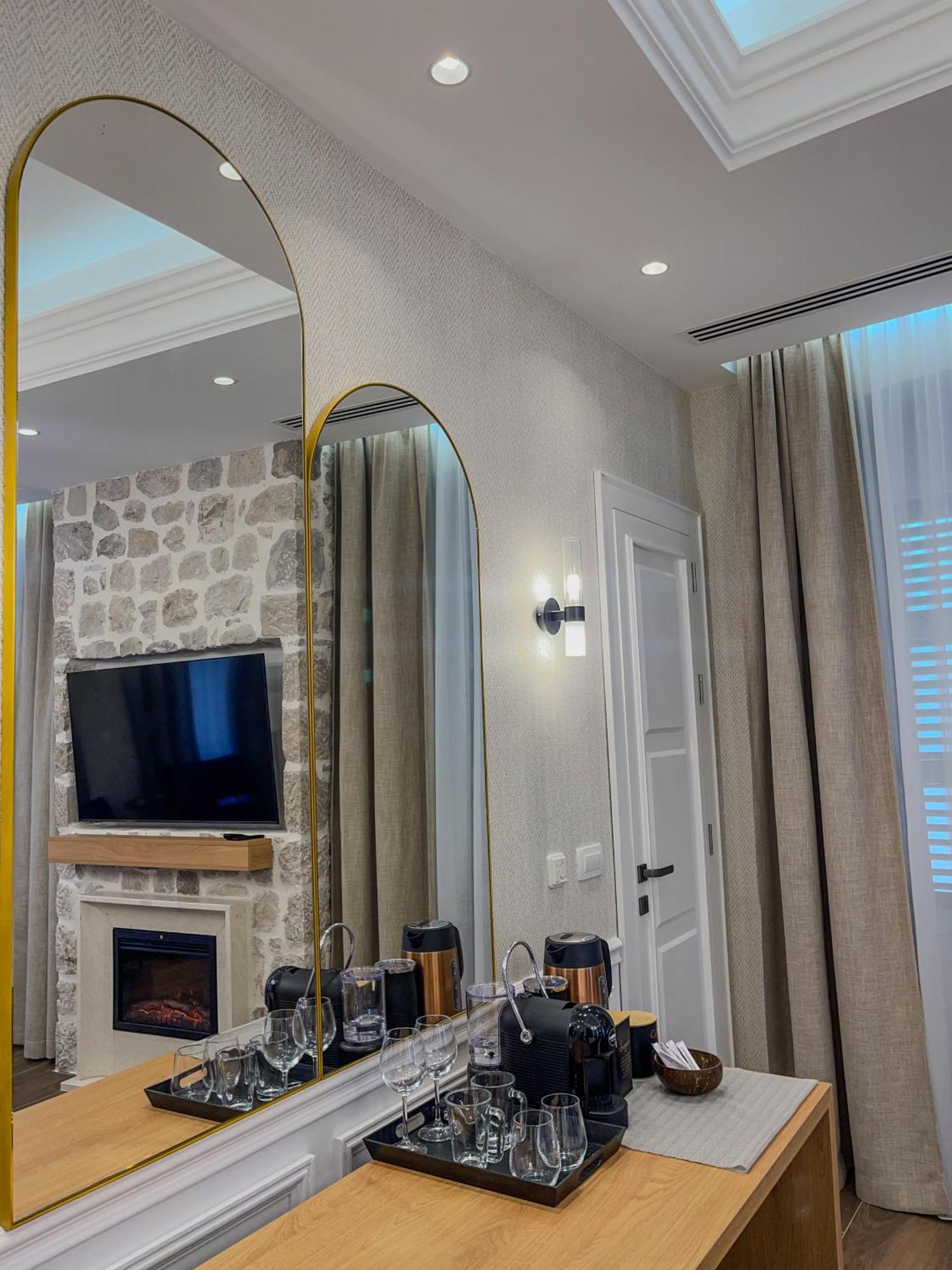 Hive Luxury Suites By Mn Property Cattaro Esterno foto